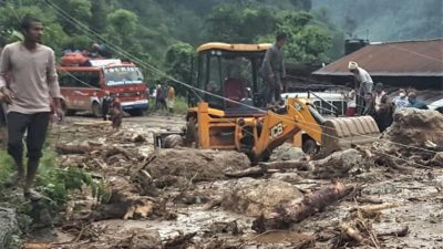 Traffic resumes on highway after landslide