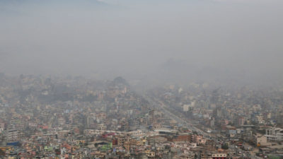 Air pollution: experts advise for staying indoors