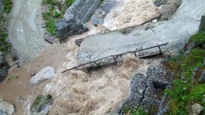 Dozer gets trapped in Marsyangdi River, operator rescued safely