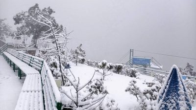 Kathmandu drizzles: snowfall in Chandragiri