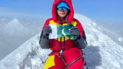 Two climbers including from Pakistan scale Mt Everest