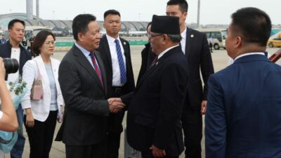PM Dahal arrives Chengdu