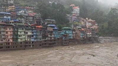 Five Nepalis missing in Sikkim floods come in contact