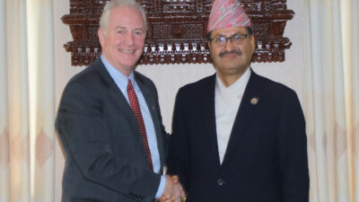 Minister Saud, US Senator Hollen meet