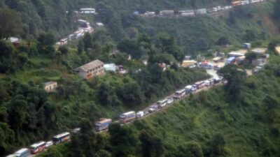 Around 100 thousand people leave Kathmandu Valley daily for home