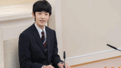 Japan reinforces male-only imperial succession with new law
