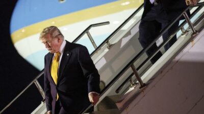 Trump confirms secret plane switch amid Iran threat