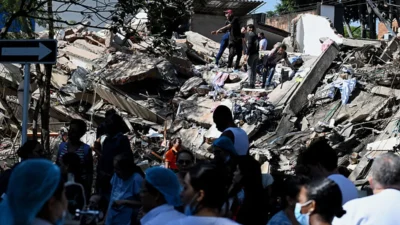 Colombia earthquake kills over 250 as rescuers search