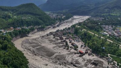 India, China, World Bank offer flood assistance