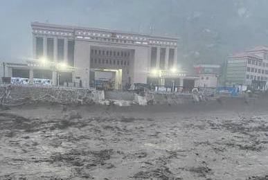 China closes Zhangmu port indefinitely amid flood risks